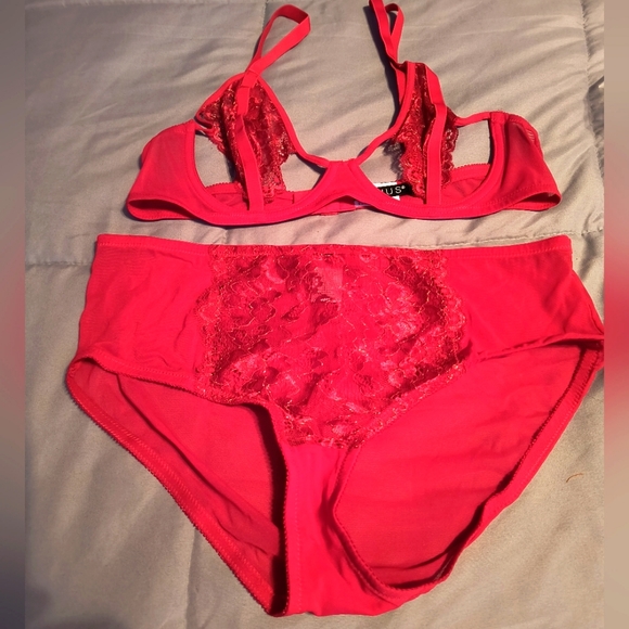 VENUS | Intimates & Sleepwear | Nwot Sexy Bra And Panty Set By Venus ...